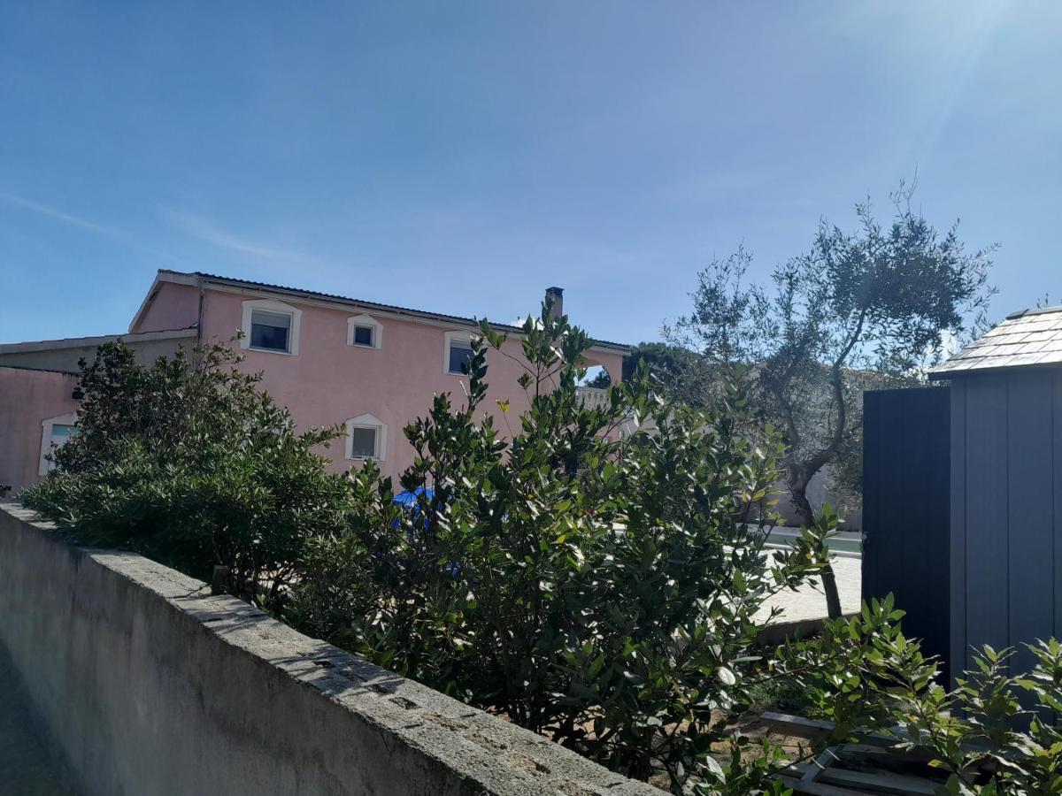 Caliente Apartments Vir A Eksteriør bilde