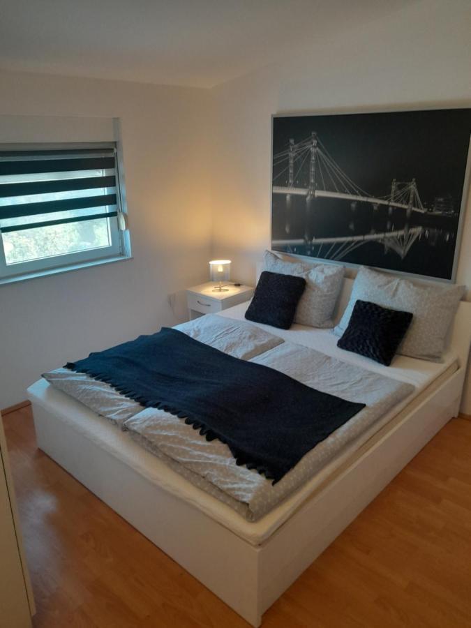 Caliente Apartments Vir A Eksteriør bilde